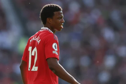 Tyrell Malacia kembali ke MU