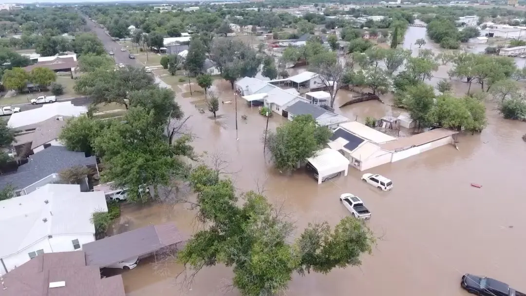 Texas Terendam Banjir Bandang Dahsyat: Ratusan Hilang dan Tewas, Upaya Pencarian Terus Berlangsung
